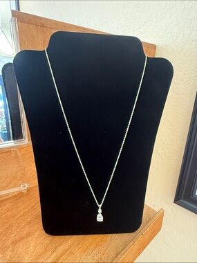 Classic Silver Pendant Necklace with Clear Stone